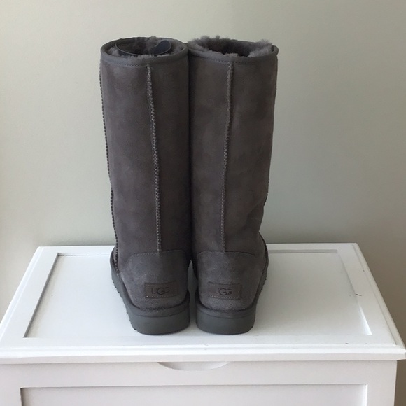 Ugg Classic Tall Boot - Picture 3 of 4